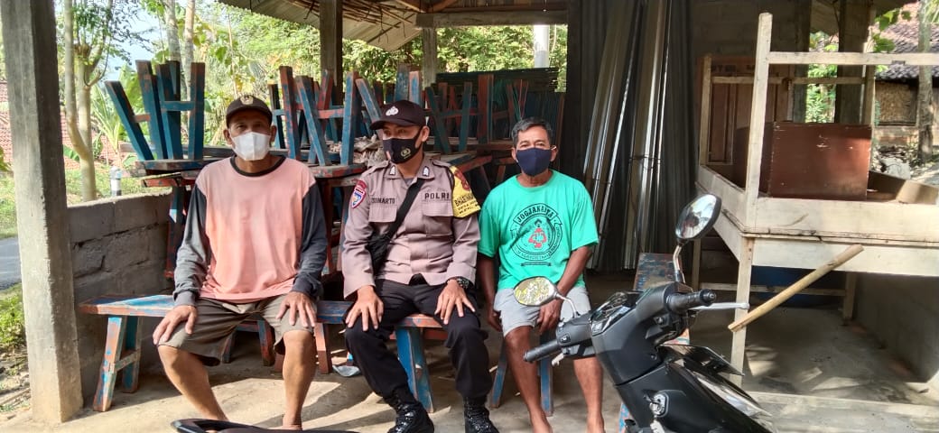 Bhabinkamtibmas Sambangi Rumah Warga